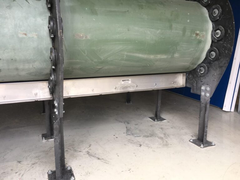 Transportb†nd under skydefang